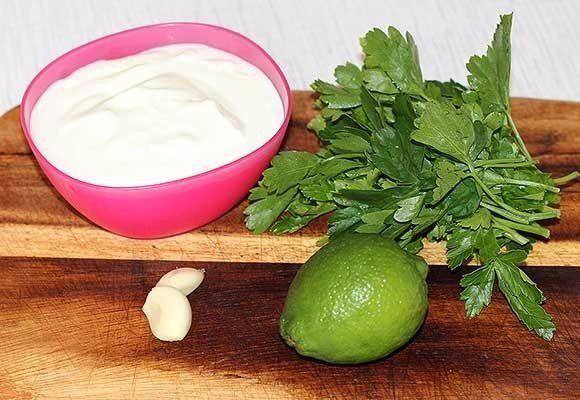Рецепт Кукурузные оладьи с йогуртовым соусом шаг-5