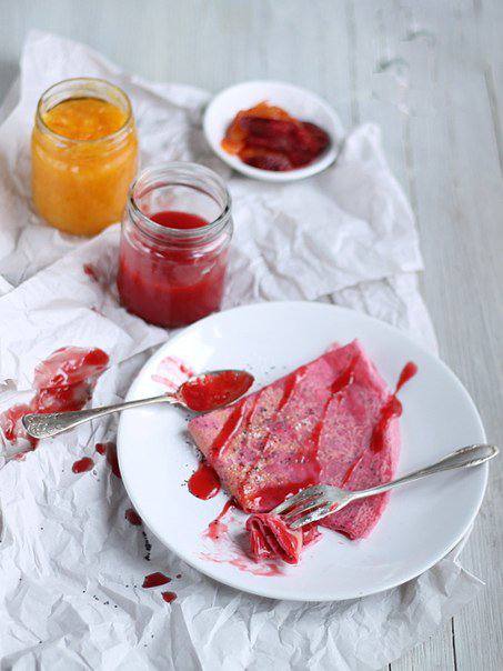 Рецепт Розовые блины с апельсиновым соусом шаг-1