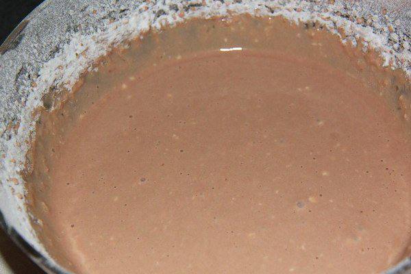 Рецепт Шоколадные оладьи с бананом и карамелью шаг-1