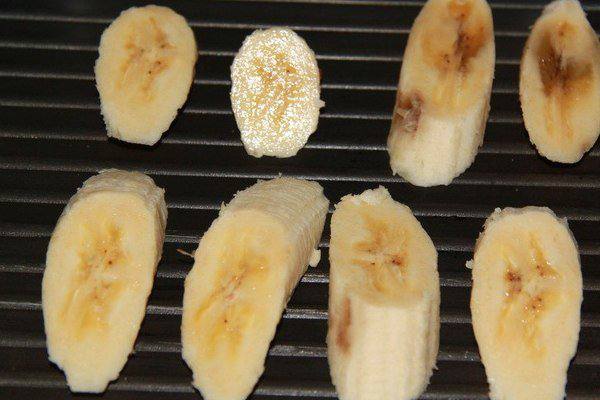 Рецепт Шоколадные оладьи с бананом и карамелью шаг-3
