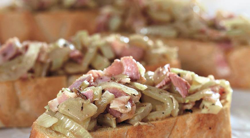 Рецепт Брускетта с рагу из фенхеля Готовим Закуски Брускетта с рагу из фенхеля