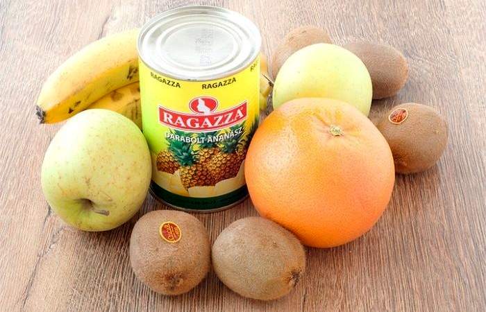 Рецепт Фруктовый салат с консервированными ананасами шаг-1