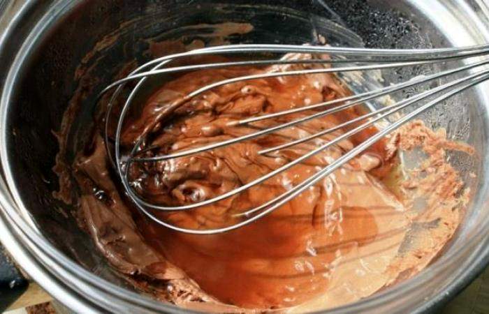 Рецепт Шоколадный мусс с коньяком шаг-1