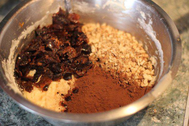 Рецепт Шоколадные конфеты с черносливом и орехами  шаг-4