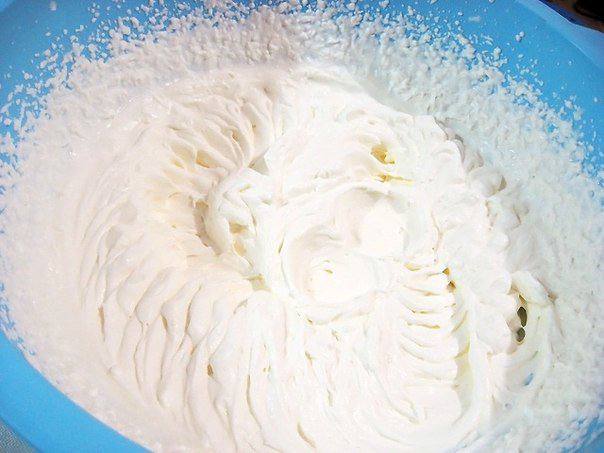Рецепт Сливочно-клубничный торт-мороженое шаг-3