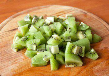 Рецепт Зеленый фруктовый салат с мороженым шаг-1