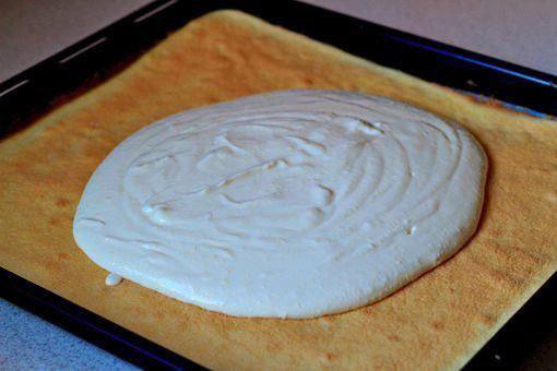 Рецепт Бисквитное пирожное с кремом и фруктами шаг-5