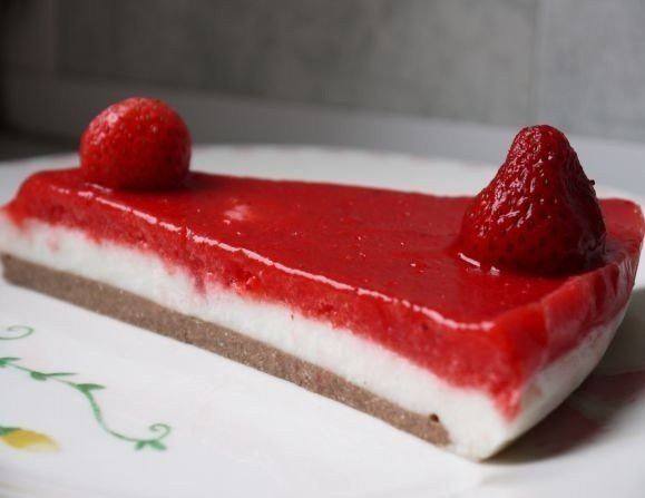 Рецепт Клубничный йогуртовый торт шаг-1