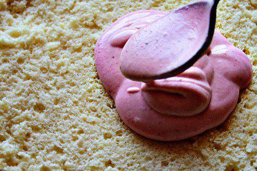 Рецепт Клубничный торт со сливочным кремом шаг-8