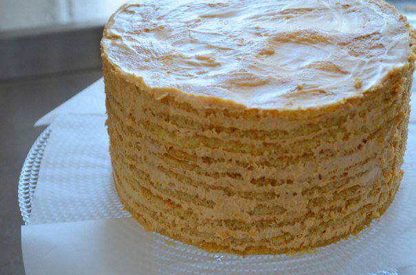 Рецепт Медовый торт с кремом шаг-7