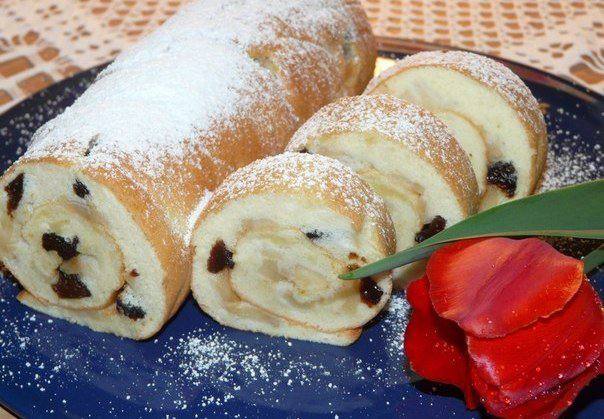 Рецепт Рулет с яблоками и черносливом Готовим Десерты Рулет с яблоками и черносливом