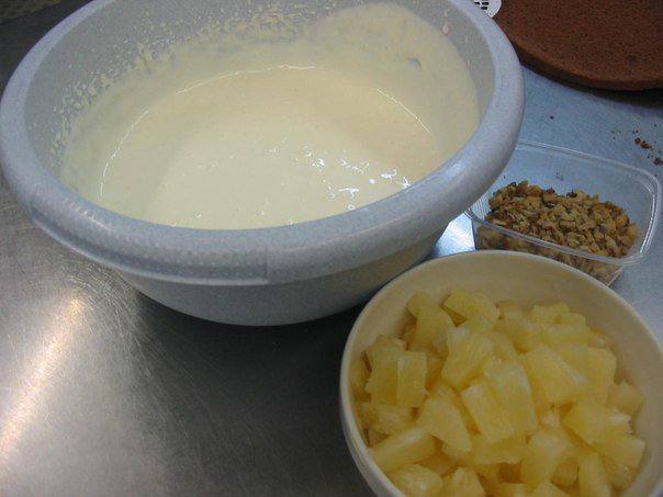 Рецепт Торт «Панчо» с ананасами и орехами  шаг-2