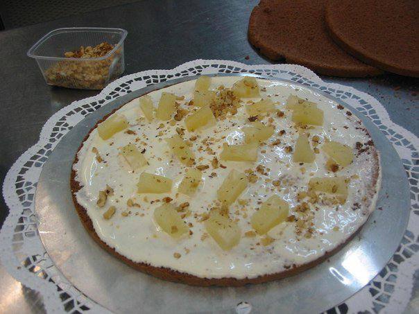 Рецепт Торт «Панчо» с ананасами и орехами шаг-3