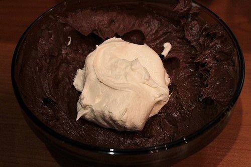 Рецепт Трехслойный шоколадный чизкейк шаг-5