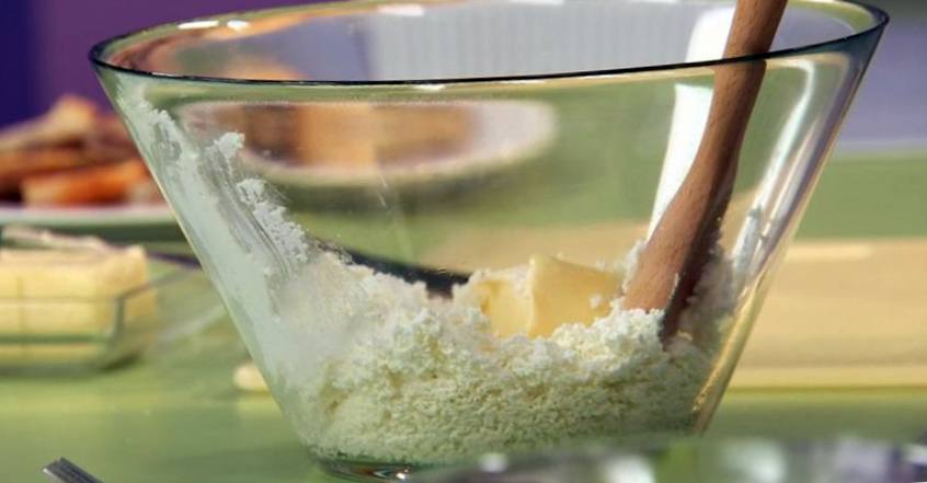 Рецепт Домашние ванильные сырки в шоколадной глазури шаг-1