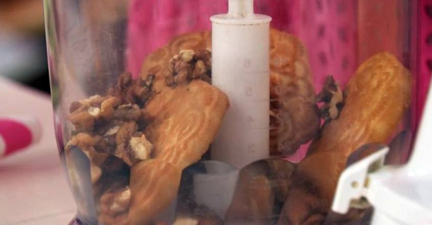 Рецепт Медовые груши с орехами и запеченным инжиром шаг-1