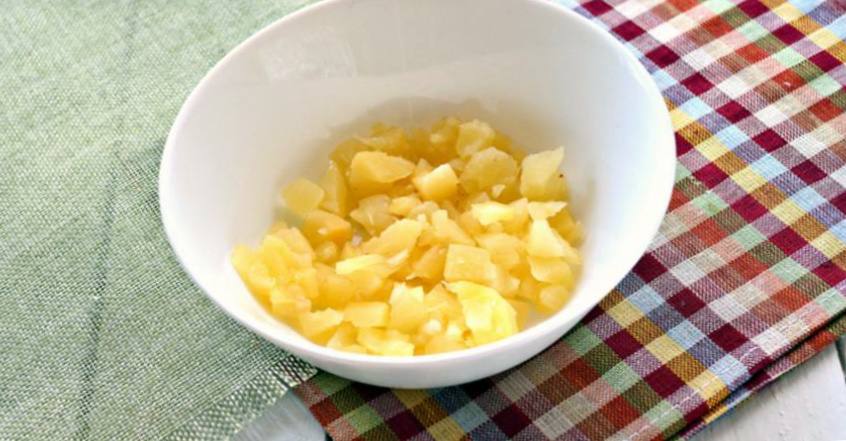 Рецепт Пикантный десерт с ананасами и сыром шаг-1