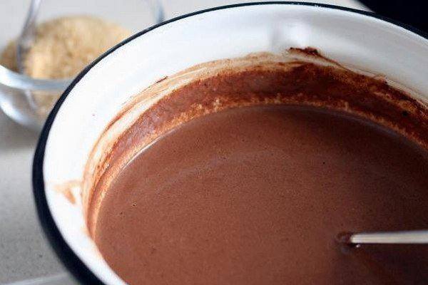 Рецепт Алкогольный горячий шоколад с перцем чили шаг-5