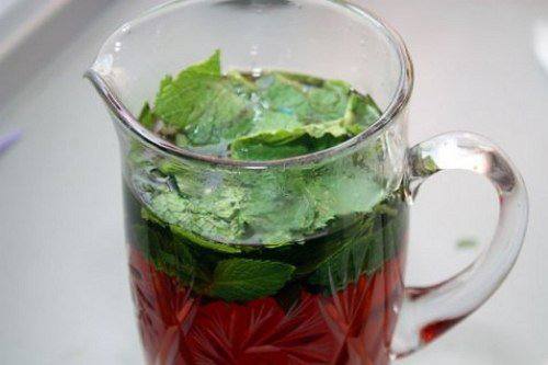 Рецепт Холодный чай с мятой, лаймом и яблоком  шаг-2