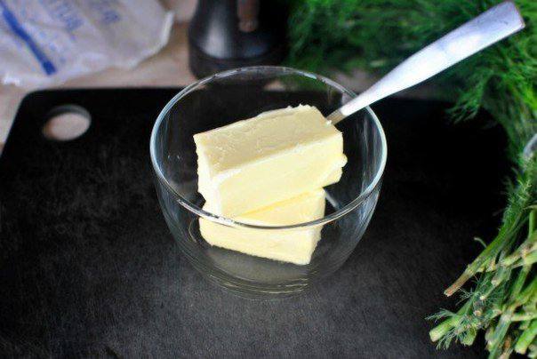 Рецепт Лосось с лимонно-укроповым маслом шаг-1