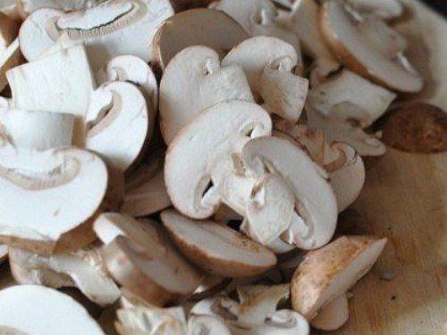 Рецепт Стейк из семги в соусе из грибов  шаг-4