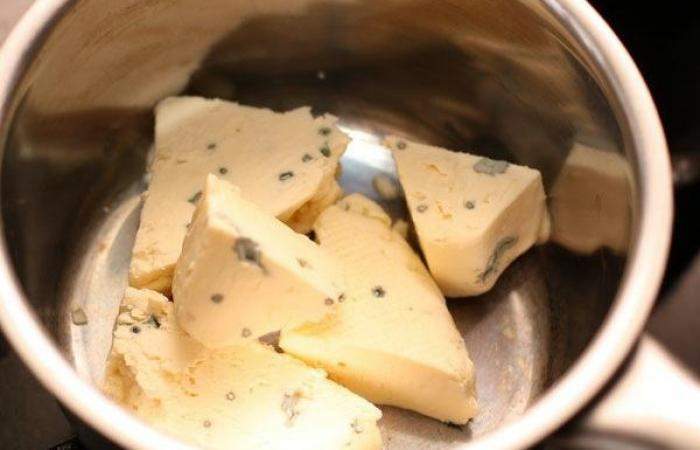Рецепт Филе индейки с соусом из голубого сыра шаг-1