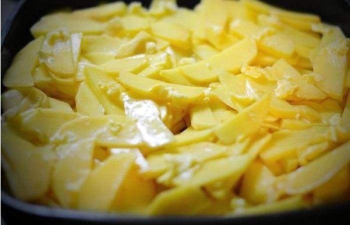 Рецепт Форель запеченная с картофелем  шаг-2