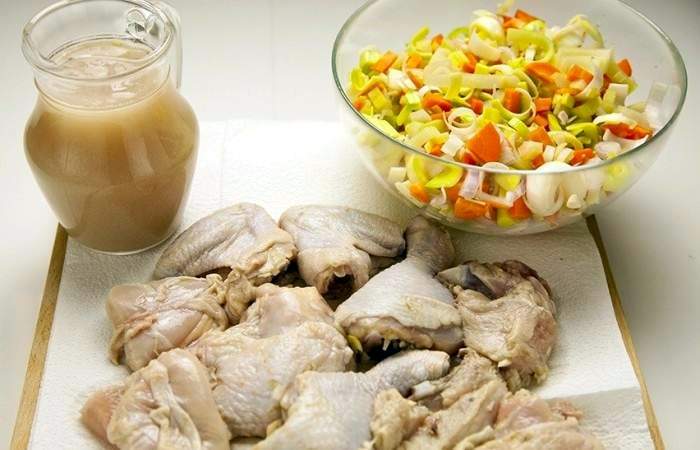 Рецепт Фрикасе из курицы с овощами в винном соусе  шаг-2