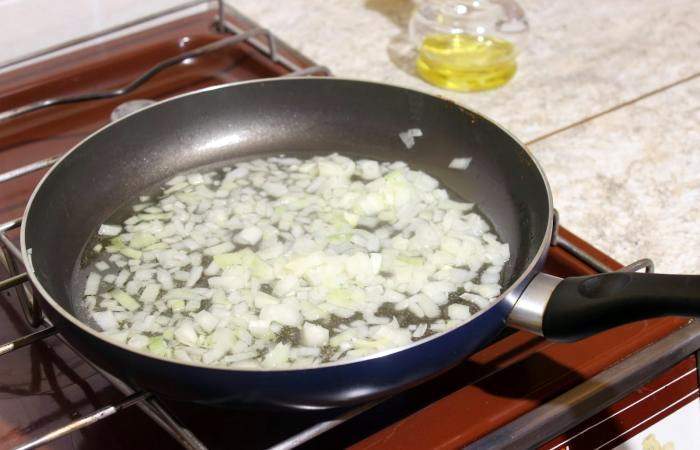 Рецепт Испанская паэлья с креветками и кальмаром  шаг-4