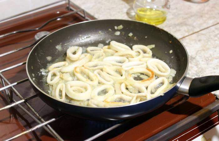 Рецепт Испанская паэлья с креветками и кальмаром шаг-6