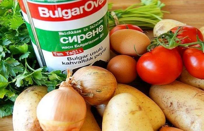 Рецепт Картофель, фаршированный овощами, брынзой и яйцом шаг-1