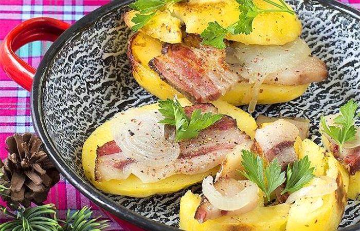 Рецепт Картофель, запеченный в фольге с салом Готовим Мясо Картофель, запеченный в фольге с салом