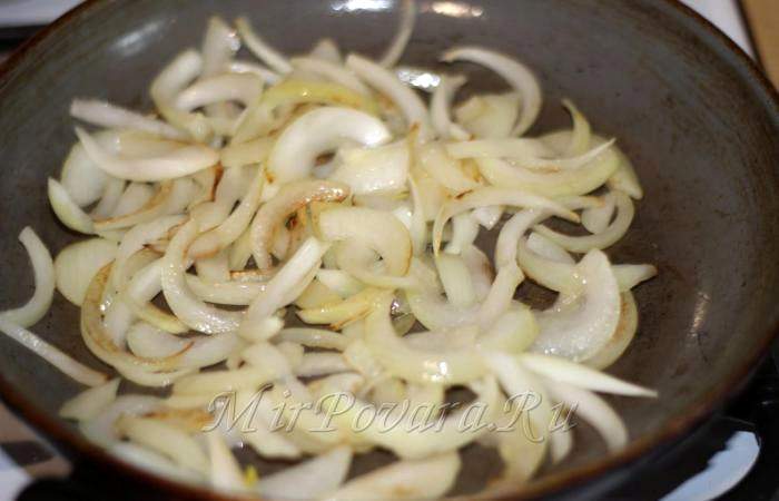 Рецепт Картофель с курицей и грибами в горшочке шаг-7