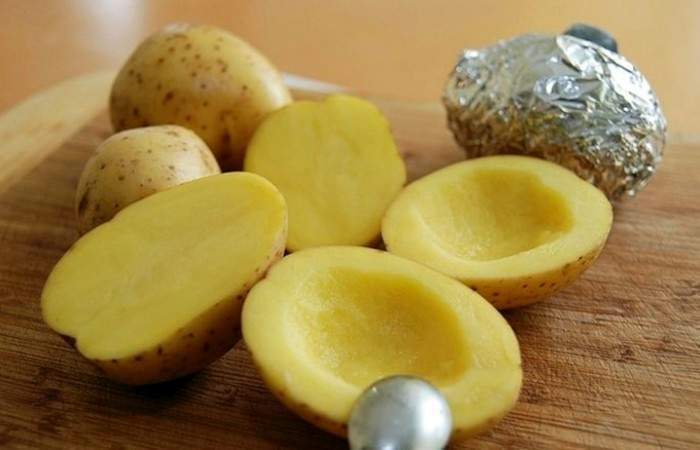 Рецепт Картофельные сундучки с шампиньонами, лососем и икрой  шаг-2