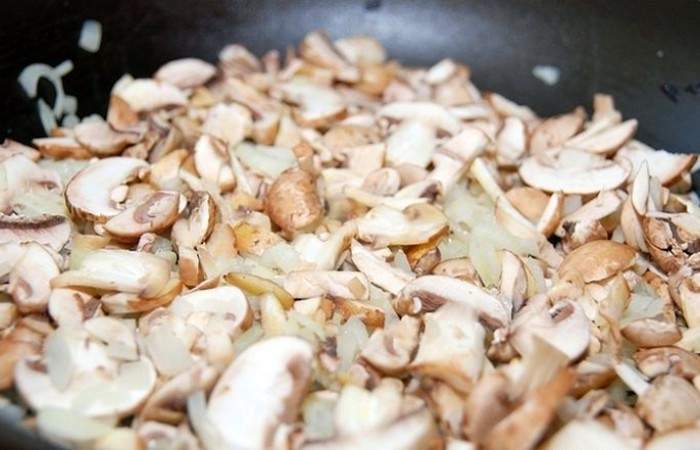 Рецепт Картофельные сундучки с шампиньонами, лососем и икрой шаг-5