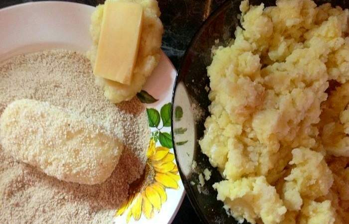Рецепт Картофельные зразы с сыром шаг-6