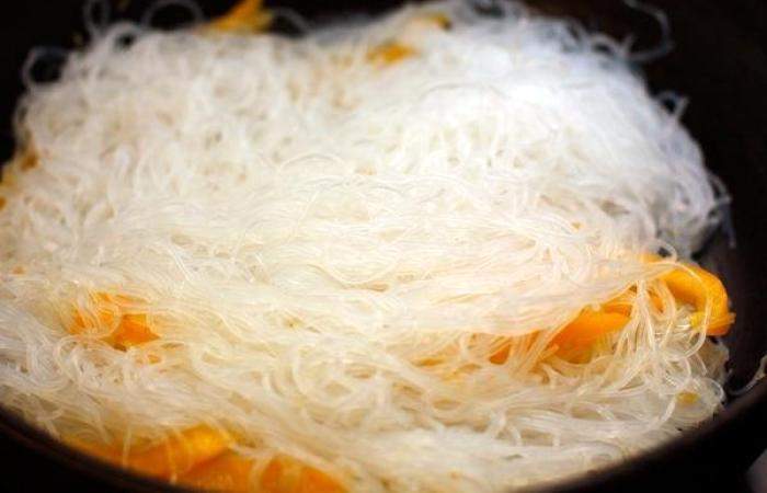 Рецепт Китайская лапша с креветками  шаг-4