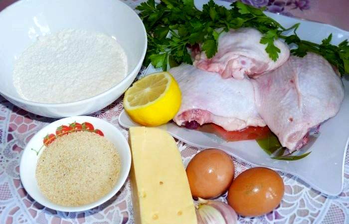 Рецепт Курица в сырной панировке шаг-1