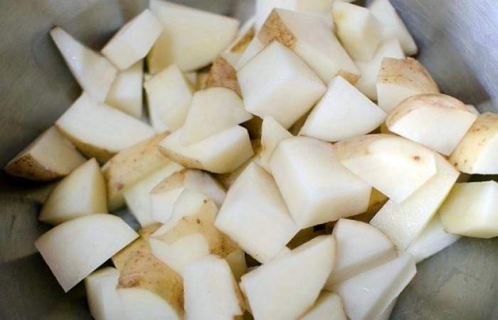 Рецепт Куриные бедрышки с картофелем, запеченные в фольге шаг-3
