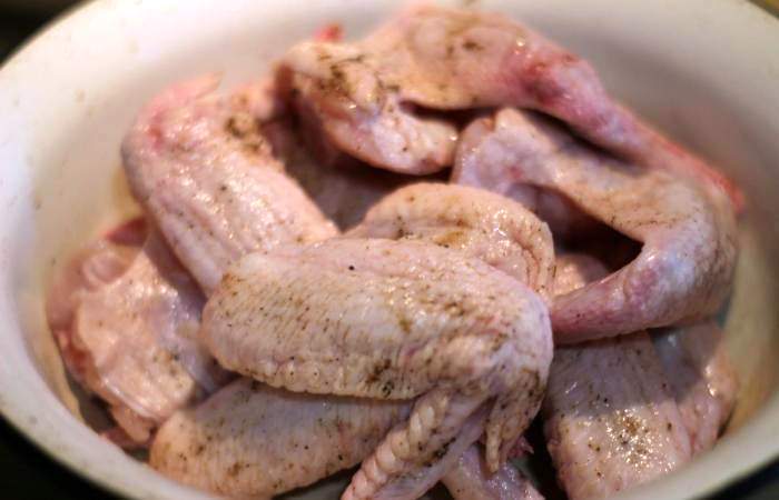 Рецепт Куриные крылышки в розовом соусе  шаг-4