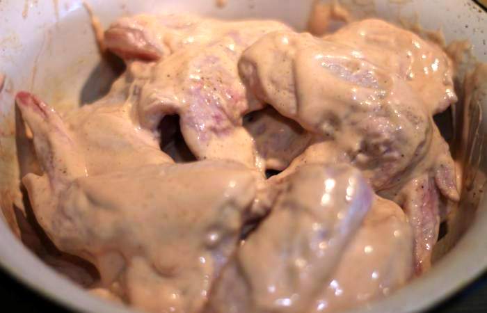 Рецепт Куриные крылышки в розовом соусе шаг-5