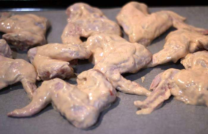 Рецепт Куриные крылышки в розовом соусе шаг-6