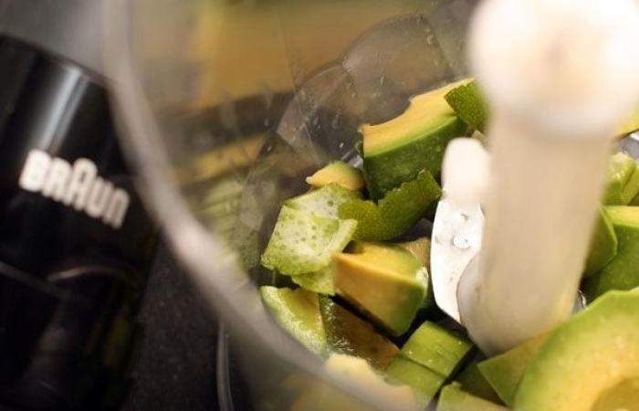 Рецепт Лосось с соусом из авокадо шаг-6