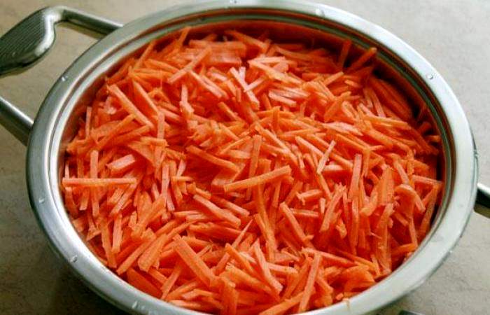 Рецепт Морковная творожная запеканка с манкой шаг-1