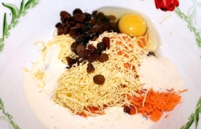 Рецепт Морковные котлеты с сыром и изюмом  шаг-4