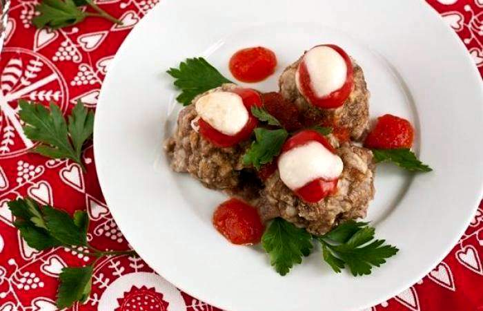 Рецепт Мясные фрикадельки с моцареллой Готовим Мясо Мясные фрикадельки с моцареллой