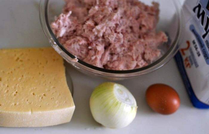 Рецепт Мясные зразы с сыром на шпажках шаг-1