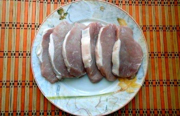Рецепт Мясо по-французски в духовке шаг-1