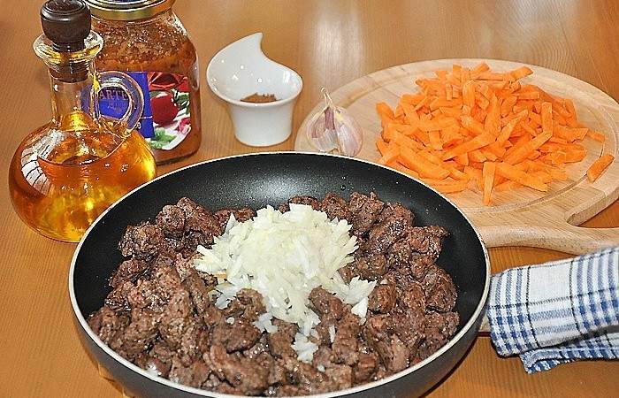 Рецепт Мясо с баклажанами шаг-1