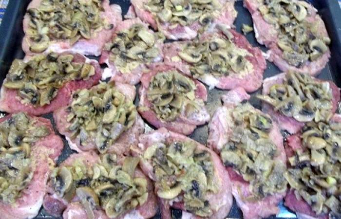 Рецепт Отбивные из свинины по-французски с шампиньонами шаг-11